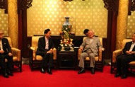 唐家璇会见日本前首相鸠山由纪夫