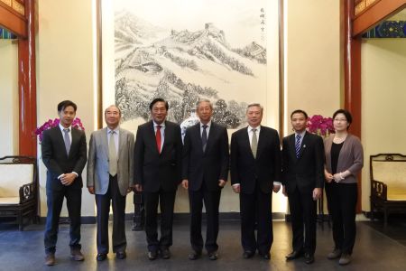老挝外交学院院长代表团访华