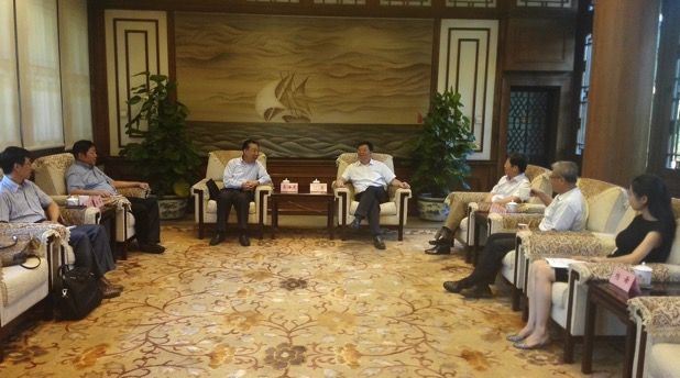 吴海龙会长会见清华大学邱勇校长
