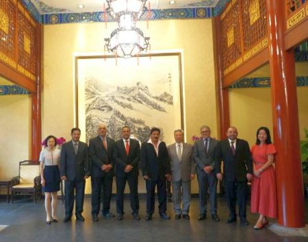科威特社会精英代表团访华