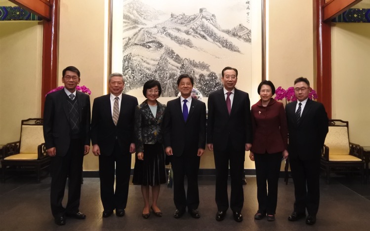 韩国国际交流财团理事长李是衡应我会邀请访问北京、西安