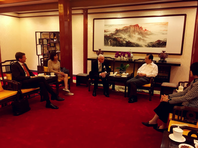吴海龙会长会见国际移民组织总干事斯温