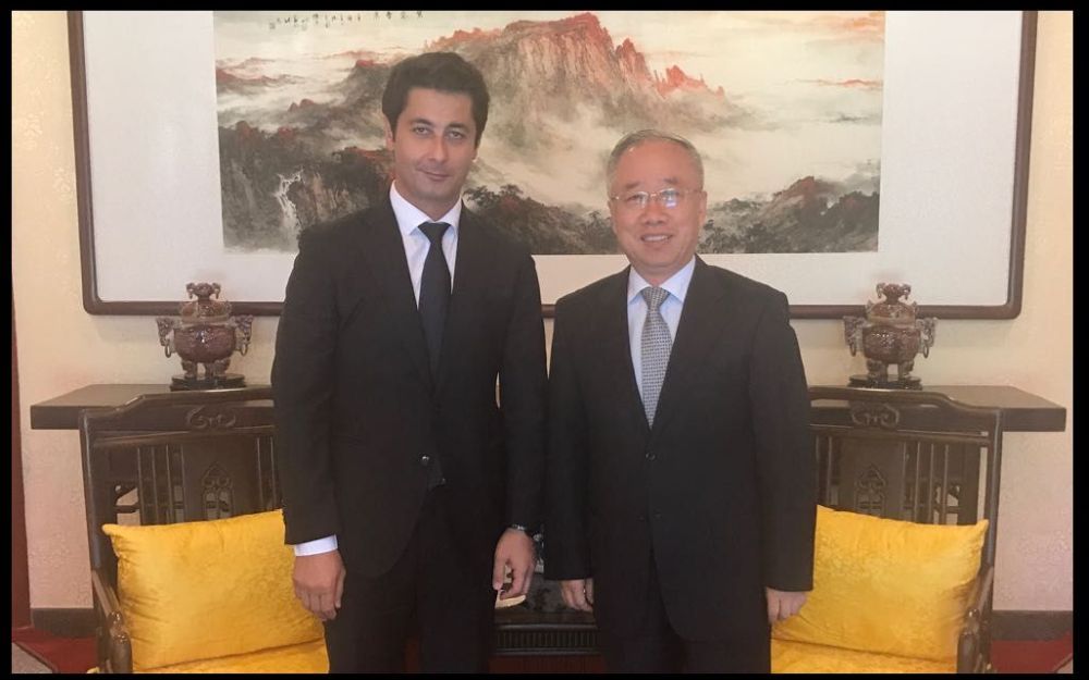 梁建全副会长会见尼扎米中心秘书长穆拉多夫