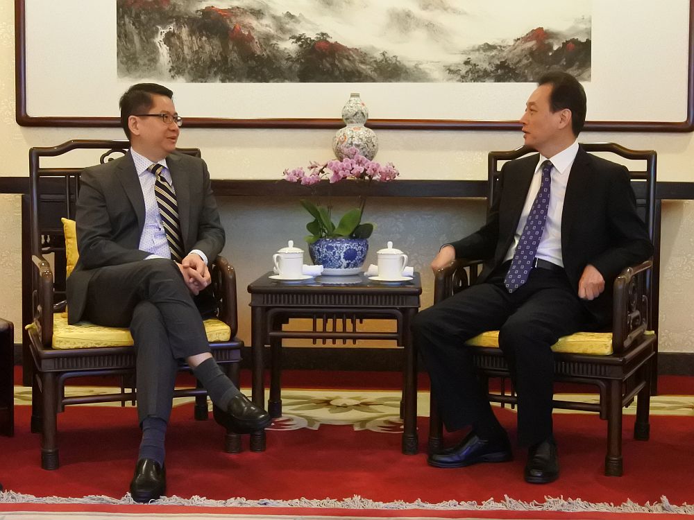 王超会长会见新加坡驻华大使