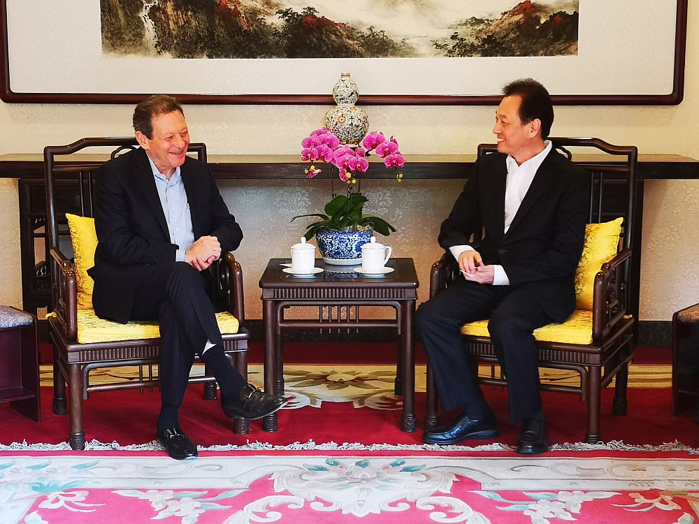 王超会长会见美国凯悦酒店集团行政主席普利茨克
