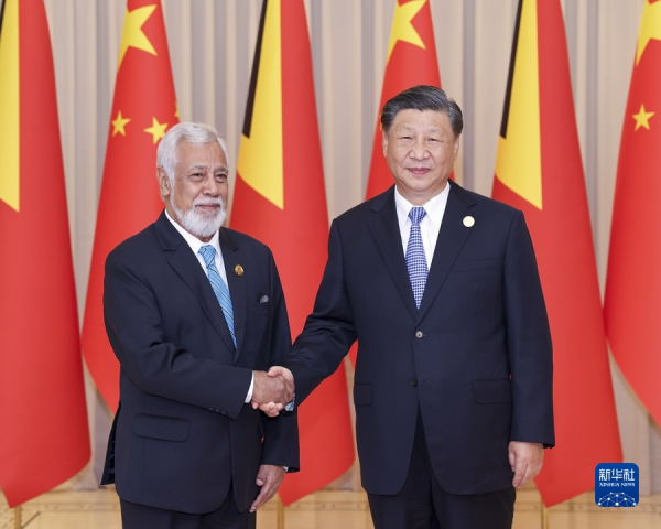 习近平会见东帝汶总理夏纳纳