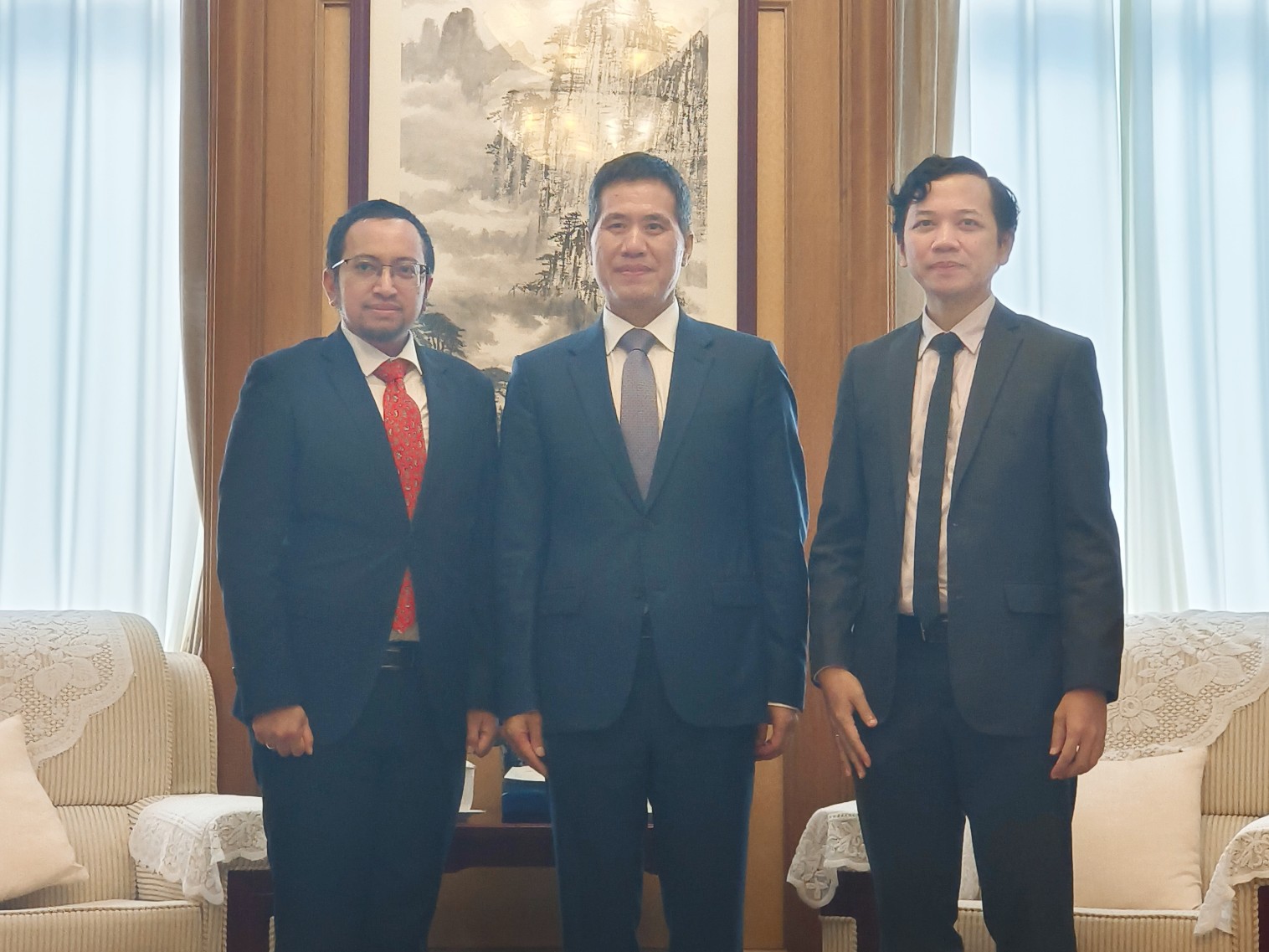 周平剑副会长会见印尼外交部非洲司副司长